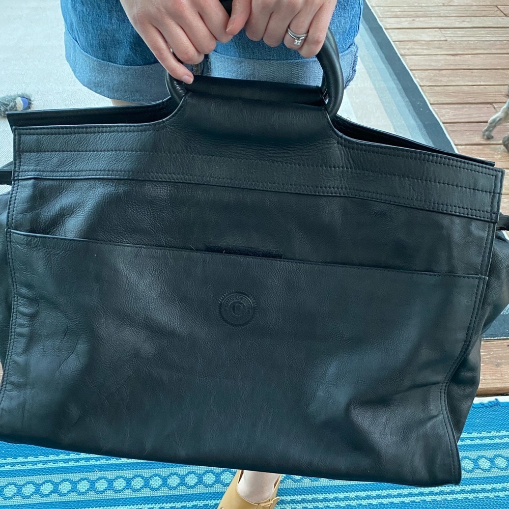 Beautiful Leather Jafferjees weekender bag! 🦄